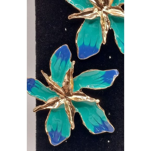 Unmarked Jewelry - Shiny Gold Tone Enamel Blue Hues Painted on 2" Tropical Flower Pierced Earrings